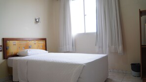 Standard Single Room | Desk, laptop workspace, free WiFi, bed sheets - Hotel Transcontinental (Ji Parana)
