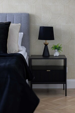 1 habitación, tabla de planchar con plancha, cuna de viaje y wifi