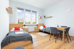 Iron/ironing board, travel cot, WiFi, bed sheets