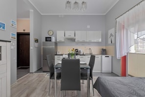 Unclassified image, 5 of 38, button