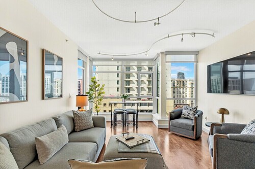 Luxury Condo with Iconic Views Overlooking Petco Park