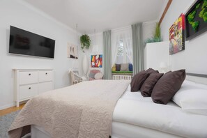 1 bedroom, desk, iron/ironing board, WiFi