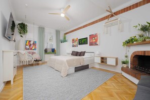 1 bedroom, desk, iron/ironing board, WiFi