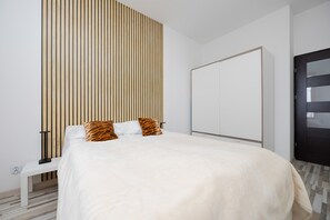 1 quarto, escrivaninha, ferros/tábuas de passar roupa, Wi-Fi