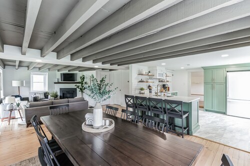 Spacious 5-bedroom farmhouse near Coatesville