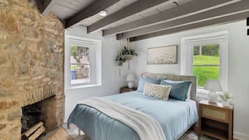 5 bedrooms, travel cot, free WiFi, bed sheets