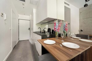 Fridge, stovetop, cookware/dishes/utensils