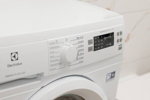 Unclassified image, 2 of 40, button