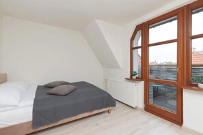 2 bedrooms, desk, iron/ironing board, travel crib