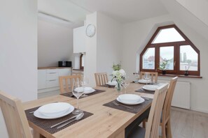 Dining - Grunwaldzka 48 | Bright Apartment | Balcony (Sopot)