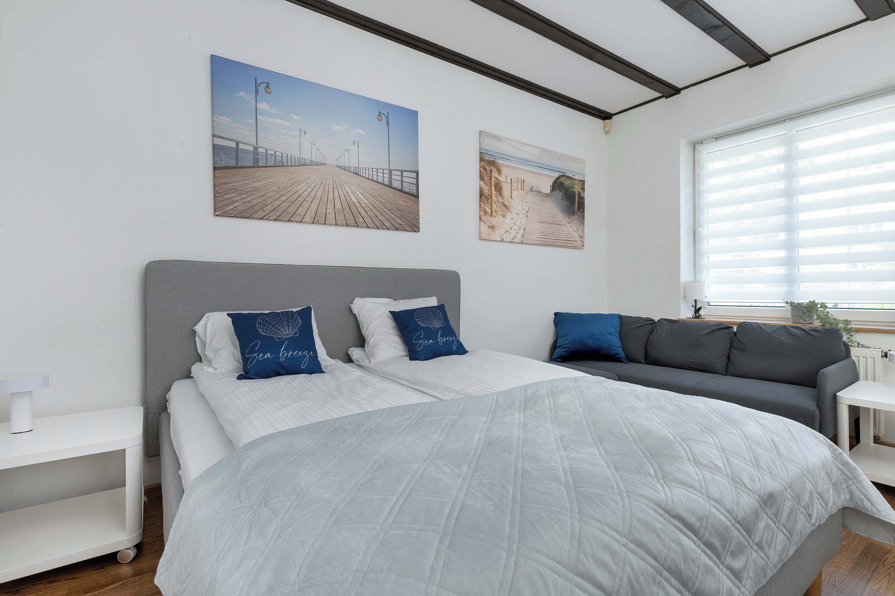 6 chambres, bureau, fer et planche à repasser, lit parapluie