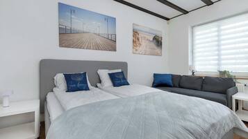 6 chambres, bureau, fer et planche Ă repasser, lit parapluie