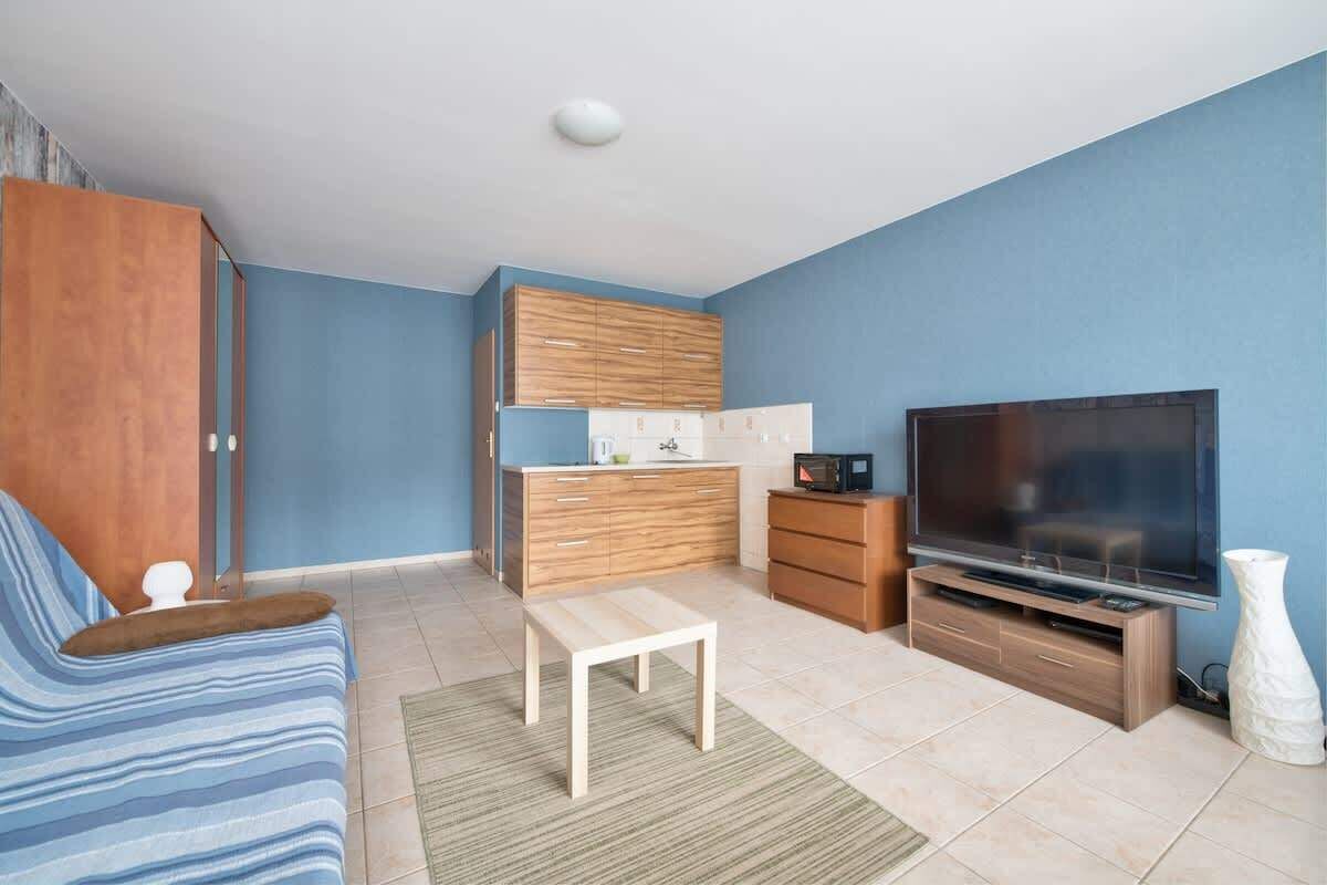 Een televisie en een kantoor