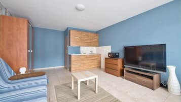 Een televisie en een kantoor