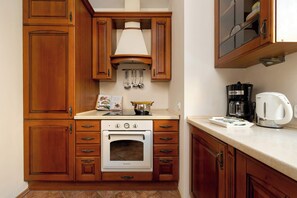 Refrigerador, horno, parrilla de estufa y lavavajillas