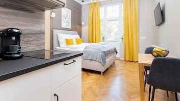 Iron/ironing board, WiFi, bed sheets