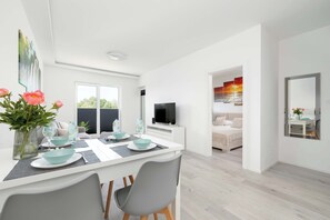 1 chambre, fer et planche à repasser, lit de bébé portatif, Wi-Fi