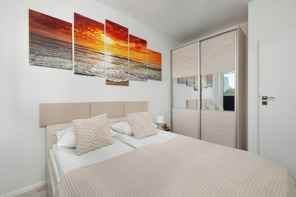 1 bedroom, iron/ironing board, travel crib, WiFi