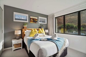 3 bedrooms, WiFi, bed sheets