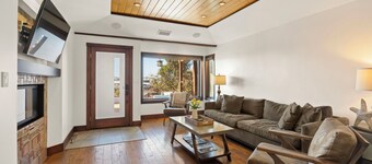 Steps from the Sand – 4BR/3BA Silverstrand Beach House with Ocean Views, Patios