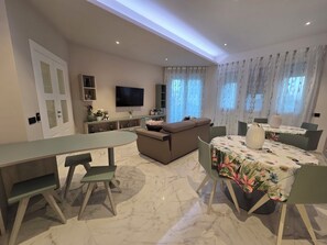 独特公寓, 花园景观 | 起居区