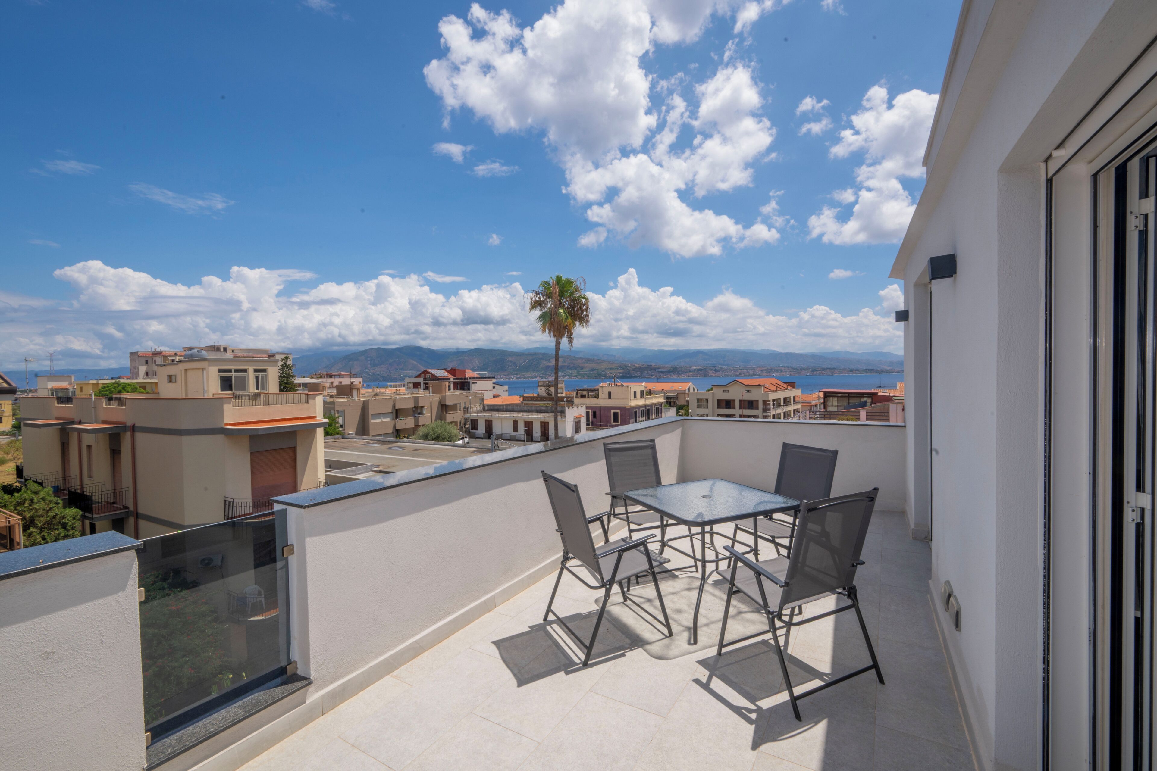 Loft de lujo, vista al mar | Vista al agua