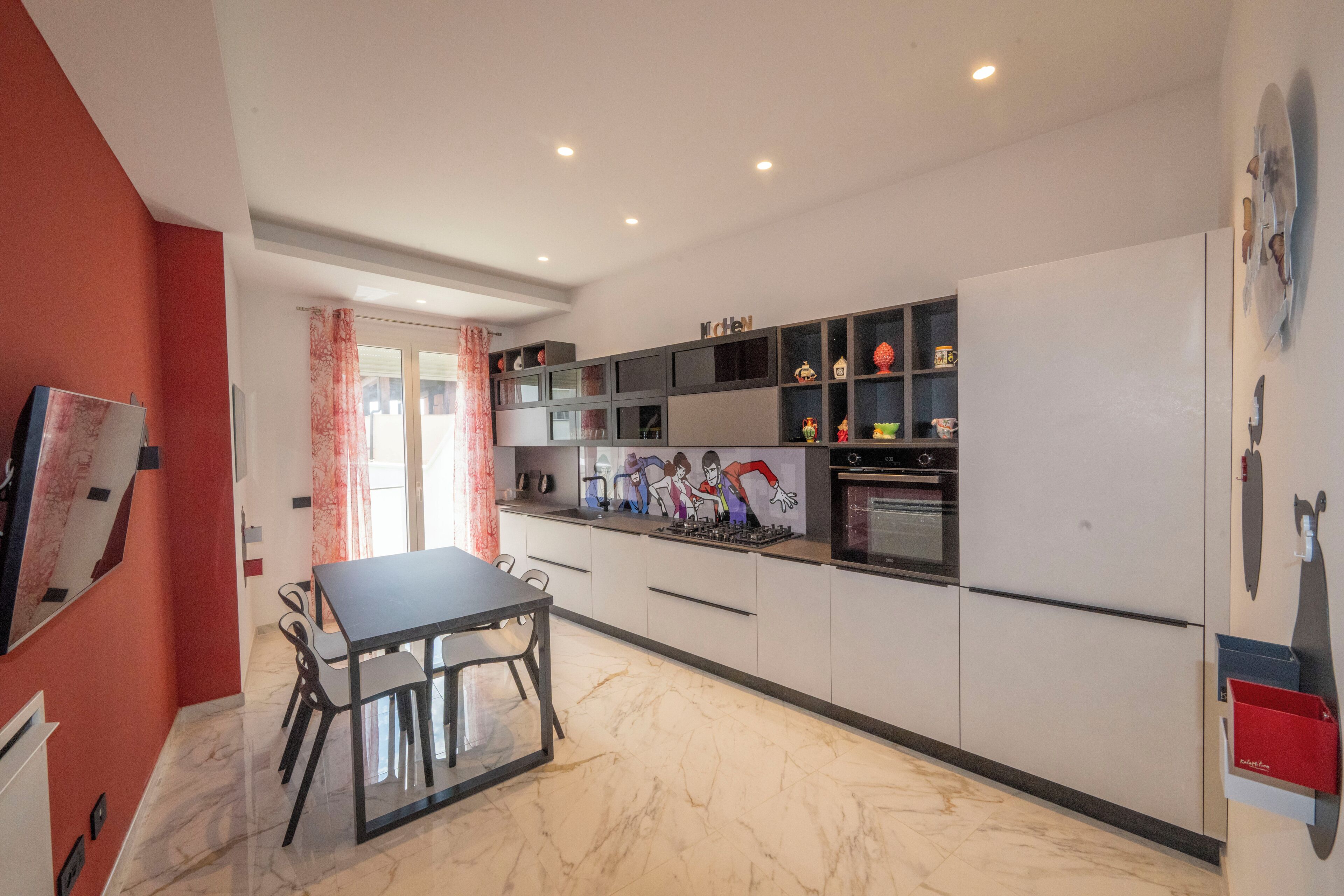 Appartamento Luxury, idromassaggio, vista giardino | Cucina privata | Bollitore elettrico, prodotti per la pulizia