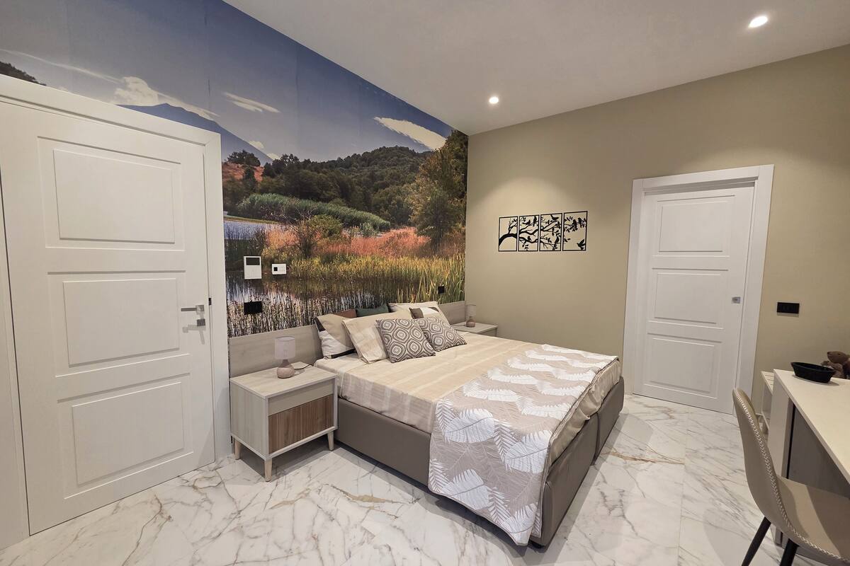 Luxury Suite, 1 King Bed, Pets Not Allowed, Garden View | Free WiFi
