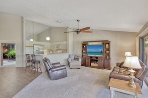 Smart TV, fireplace