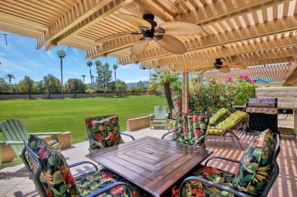 Outdoor dining