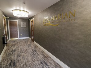 Interior - Twin Hotel Room (Rhyl)