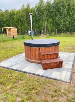 Bain à remous extérieur