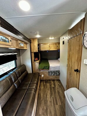 3 多间卧室、WiFi、床单