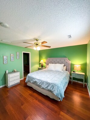 3 bedrooms, iron/ironing board, WiFi, bed sheets