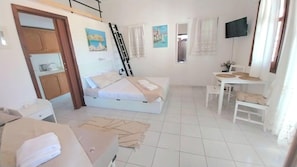 Iron/ironing board, free WiFi, bed sheets