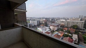 المنطقة المحيطة بالمنشأة