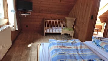 3 bedrooms, iron/ironing board, free WiFi