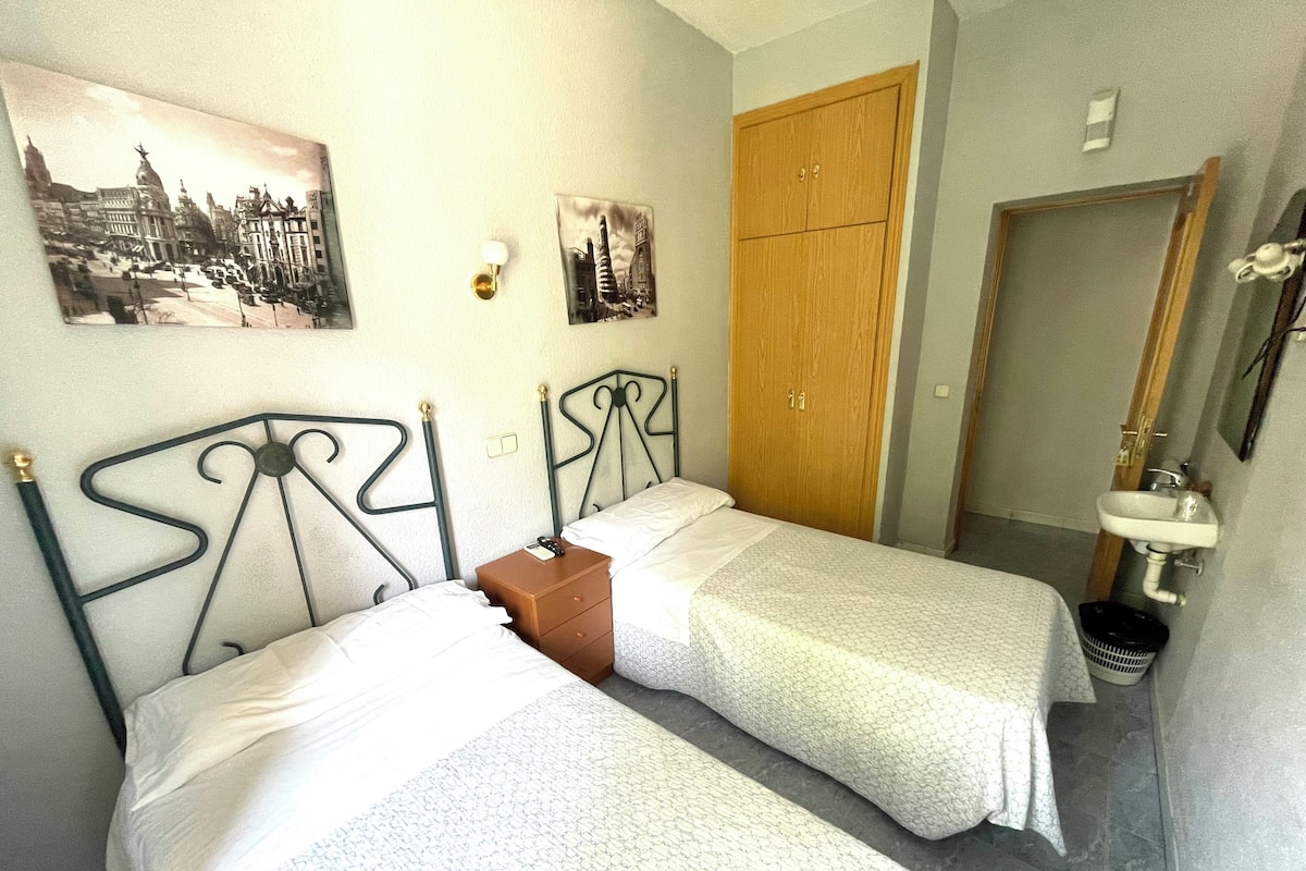Standard Twin Room | Wi-fi percuma, akses kerusi roda