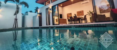 Villa Deluxe, 3 camere da letto, piscina privata | Una cassaforte in camera, con stile personalizzato