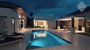 Deluxe villa, 3 slaapkamers, privézwembad | Een kluis op de kamer, een strijkplank/strijkijzer, gratis wifi