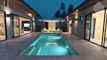 Comfort Villa, 3 Bedrooms, Private Pool | In-room safe, individually decorated, individually furnished