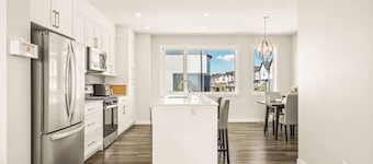 Air Conditioned » Water View » Garage » Sleeps 7