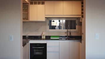 Micro-ondes, four, plaque de cuisson