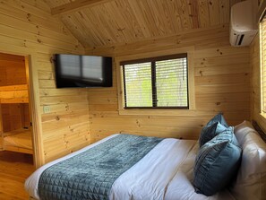 2 bedrooms, internet, bed sheets
