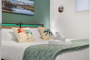 2 bedrooms, iron/ironing board, travel cot, WiFi