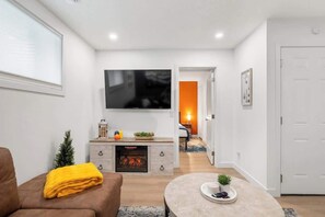 TV, fireplace, offices