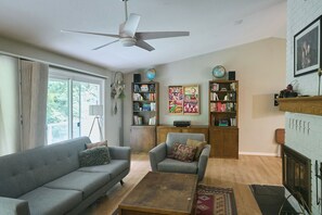 Smart-TV, Videospiele, DVD-Player, Bücher