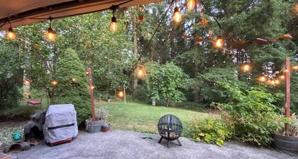 Magical Woodland Retreat in Battle Ground 6-bedroom farmhouse with fitness room