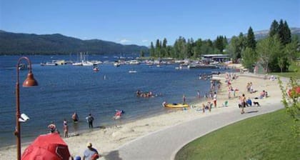 Washington Street Getaway - Downtown McCall, Idaho