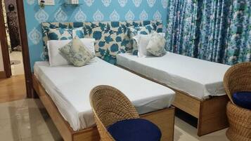 Deluxe Double Room, City View | Desk, laptop workspace, free WiFi